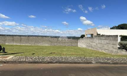 Terreno em condomínio fechado à venda na Avenida Prefeito Moacir Júlio Silvestri, 5479, Jardim das Américas, Guarapuava por R$ 360.000
