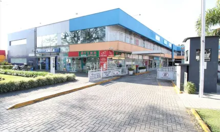 Sala comercial à venda na Avenida Brasília, 6759, Novo Mundo, Curitiba, 27 m2 por R$ 150.000