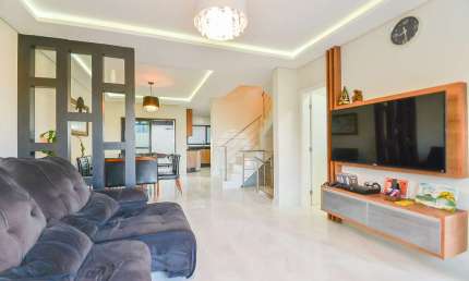 Casa com 4 quartos à venda na Rua Irmã Flávia Borlet, 964, Hauer, Curitiba, 211 m2 por R$ 1.300.000