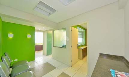Sala comercial à venda na Rua Quinze de Novembro, 2175, Centro, São José dos Pinhais, 35 m2 por R$ 210.000