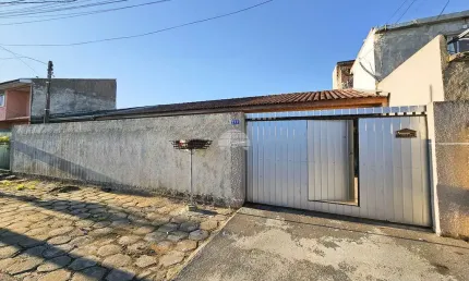 Casa com 3 quartos à venda na Rua Lais Pereti, 277, Ipê, São José dos Pinhais, 80 m2 por R$ 380.000