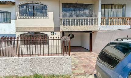 Casa com 3 quartos à venda na Rua Bento Cego, 282, Uberaba, Curitiba, 104 m2 por R$ 550.000
