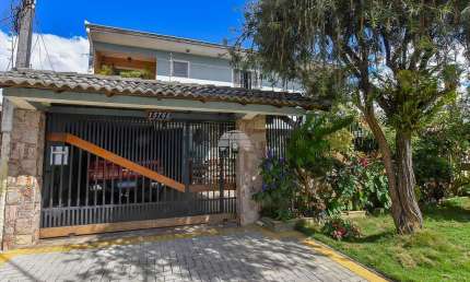 Casa com 4 quartos à venda na Rua Cuiabá, 1576, Cajuru, Curitiba, 199 m2 por R$ 874.000