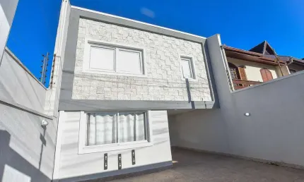 Casa com 4 quartos à venda na rua câmara júnior, 874, jardim das américas, curitiba, 180 m2 por r$ 980.000