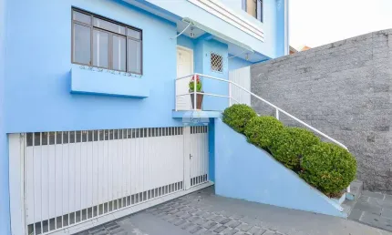 Casa com 3 quartos à venda na Rua Sargento Carlos Argemiro de Camargo, 110, Uberaba, Curitiba, 204 m2 por R$ 790.000