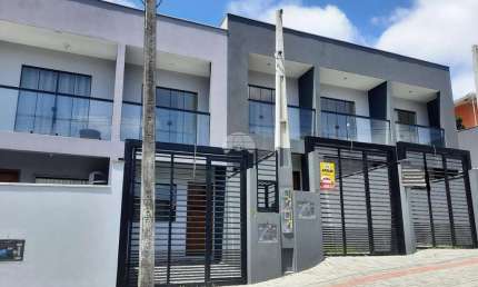 Casa com 2 quartos à venda na Rua Cidade de Petrolina, 1, Boehmerwald, Joinville, 64 m2 por R$ 290.000