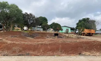 Terreno à venda na Avenida Brasil Argentina, 00, Centro, Vitorino por R$ 350.000