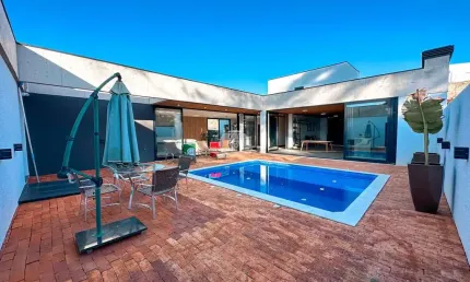 Casa com 3 quartos à venda na Rua Vereador Osvaldo Ruaro, 480, São Luiz, Pato Branco, 265 m2 por R$ 1.800.000