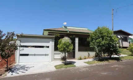 Casa com 3 quartos à venda na Rua Fernando Fraron, 299, Fraron, Pato Branco, 145 m2 por R$ 698.000