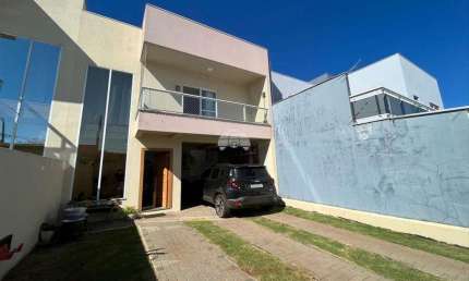 Casa com 3 quartos à venda na Rua Vitélio Parzianello, 1090, Fraron, Pato Branco, 118 m2 por R$ 700.000