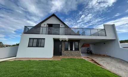 Casa com 3 quartos à venda na Rua Ernesto Ruchil, 105, Fraron, Pato Branco, 203 m2 por R$ 900.000