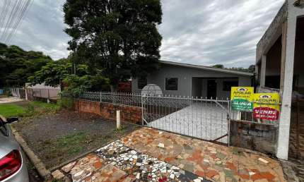Casa com 3 quartos à venda na Rua das Arapongas, 312, Planalto, Pato Branco, 99 m2 por R$ 249.000