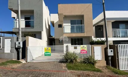 Casa com 2 quartos à venda na Rua Clovi Capelezzo, 324, Fraron, Pato Branco, 77 m2 por R$ 419.000