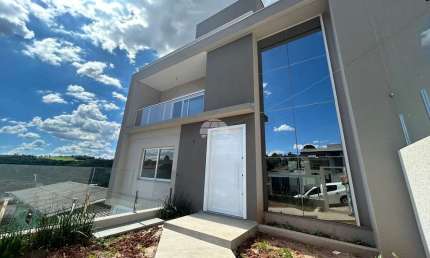 Casa com 3 quartos à venda na Rua Ivaí, 200, Pinheirinho, Pato Branco, 247 m2 por R$ 1.390.000