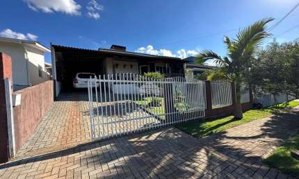 Casa com 3 quartos à venda na Rua Primo Lavezzo, 177, Fraron, Pato Branco, 170 m2 por R$ 858.000