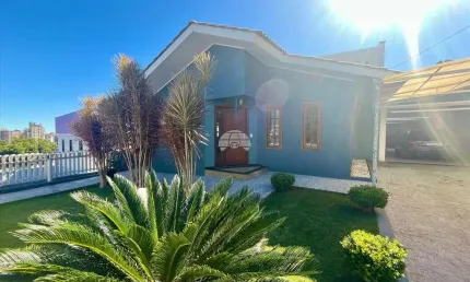 Casa com 4 quartos à venda na Rua Itacolomi, 162, Centro, Pato Branco, 280 m2 por R$ 1.300.000