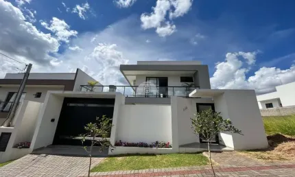 Casa com 3 quartos à venda na Rua Frederico Barancelli, 670, Fraron, Pato Branco, 157 m2 por R$ 1.262.000
