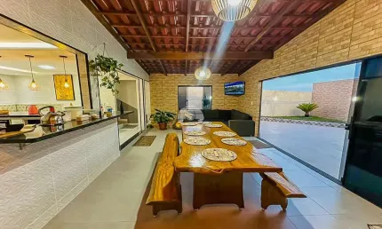 Casa com 4 quartos à venda na Rua Ângelo Francisco Borato, 736, Jardim Monza, Colombo, 241 m2 por R$ 685.000