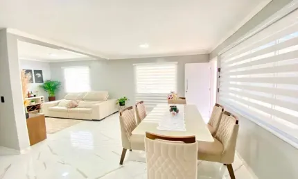 Casa com 2 quartos à venda na Rua Martins Follador, 277, Campo Largo da Roseira, São José dos Pinhais, 75 m2 por R$ 370.000