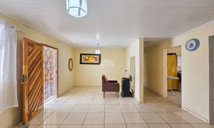 Casa com 3 quartos à venda na Rua Dolovico Pissaia, 1265, Afonso Pena, São José dos Pinhais, 138 m2 por R$ 585.000