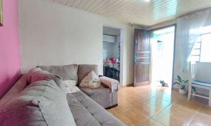Casa com 2 quartos à venda na Rua Professora Maria Lenita Duma, 142, Guatupê, São José dos Pinhais, 360 m2 por R$ 380.000