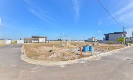 Terreno à venda na Rua Laerte Fenelon, 1140, Ipê, São José dos Pinhais por R$ 450.000