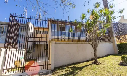 Casa com 3 quartos à venda na Rua Américo Mattei, 580, Tarumã, Curitiba, 199 m2 por R$ 820.000