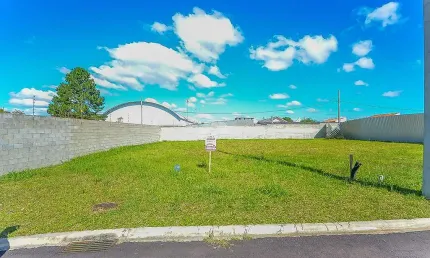 Terreno em condomínio fechado à venda na Rua dos Pintassilgos, 130, Afonso Pena, São José dos Pinhais, 245 m2 por R$ 500.000