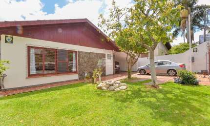 Casa com 5 quartos à venda na Rua João Parolin, 550, Prado Velho, Curitiba, 271 m2 por R$ 780.000