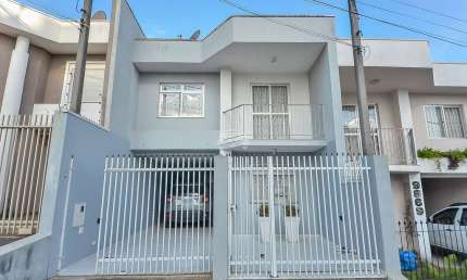 Casa com 3 quartos à venda na Avenida Rui Barbosa, 9867, Bom Jesus, São José dos Pinhais, 150 m2 por R$ 680.000