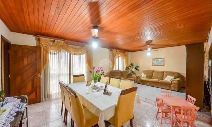 Casa com 3 quartos à venda na Rua Arapongas, 329, Capela Velha, Araucária, 190 m2 por R$ 650.000
