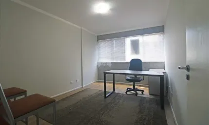 Sala comercial para alugar na Travessa Itararé, 55, Centro, Curitiba, 38 m2 por R$ 700