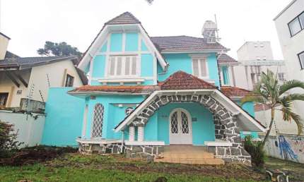 Casa comercial para alugar na Rua General Carneiro, 638, Alto da Glória, Curitiba, 150 m2 por R$ 8.000
