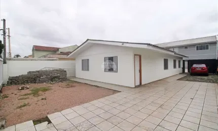 Casa comercial para alugar na Rua Alberto Leschkau, 110, Capão Raso, Curitiba, 180 m2 por R$ 2.850