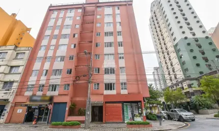 Ponto comercial para alugar na Rua Comendador Macedo, 275, Centro, Curitiba, 47 m2 por R$ 2.700