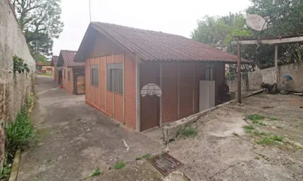 Casa com 2 quartos para alugar na Rua Professor Porthos Velozo, 557, Parolin, Curitiba, 56 m2 por R$ 900