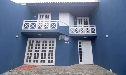 Casa com 3 quartos para alugar na Rua Miguel Odia Fagundes, 161, Fazendinha, Curitiba, 80 m2 por R$ 2.650