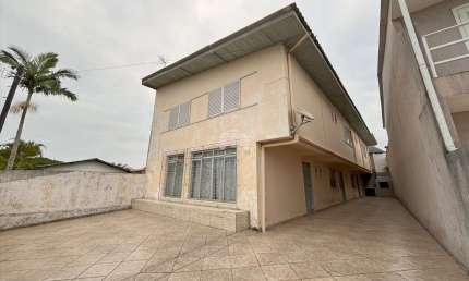 Casa com 3 quartos para alugar na RUA FRANCISCO MESQUITA, 59, Centro, Matinhos, 101 m2 por R$ 1.800