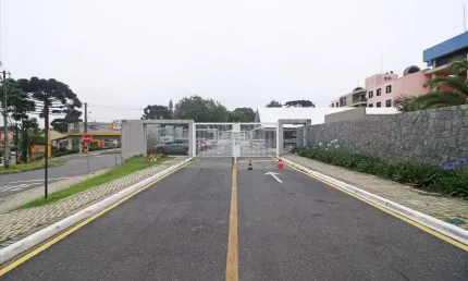 Apartamento com 3 quartos para alugar na Avenida Cândido Hartmann, 3530, Santo Inácio, Curitiba, 83 m2 por R$ 2.200