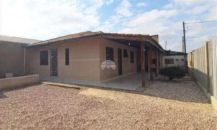 Casa com 2 quartos para alugar na Rua Santa Brígida, 214, Santa Terezinha, Fazenda Rio Grande, 71 m2 por R$ 1.600