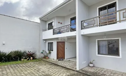 Casa em condomínio fechado com 3 quartos para alugar na rua sargento tadeu czocher, 71, uberaba, curitiba, 105 m2 por r$ 4.500