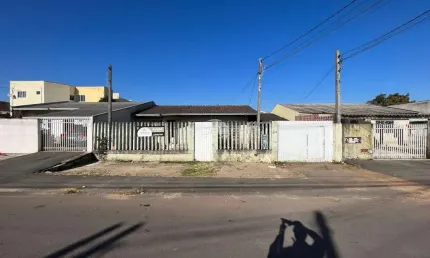 Casa com 2 quartos para alugar na Rua Telêmaco Augusto Eneas Morocines Borba, 218, Roseira, São José dos Pinhais, 50 m2 por R$ 1.600