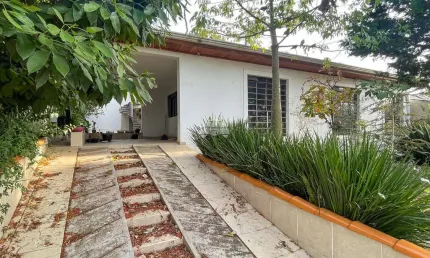 Casa comercial para alugar na Avenida José Gulin, 1668, Bacacheri, Curitiba, 130 m2 por R$ 6.500