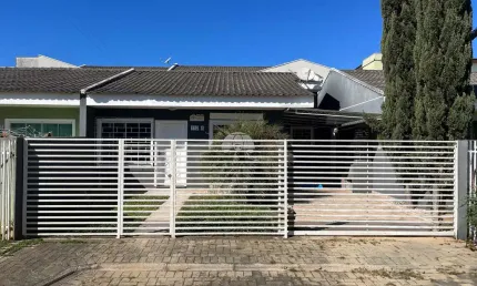 Casa com 3 quartos para alugar na Rua Gilberto Age, 112, Botiatuva, Campo Largo, 85 m2 por R$ 2.500