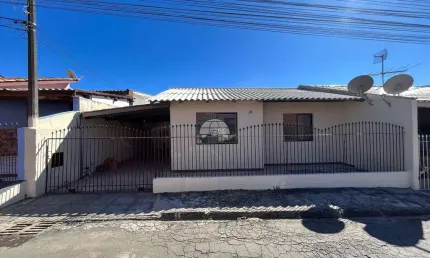Casa com 2 quartos para alugar na Rua Rei David, 317, Santa Cândida, Curitiba, 60 m2 por R$ 1.900