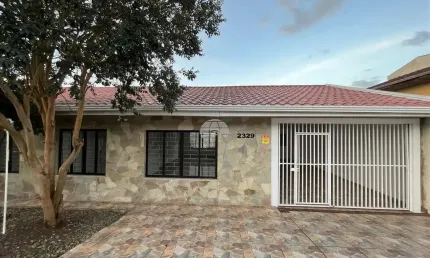 Casa com 3 quartos para alugar na Rua Luiz França, 2329, Cajuru, Curitiba, 125 m2 por R$ 3.600