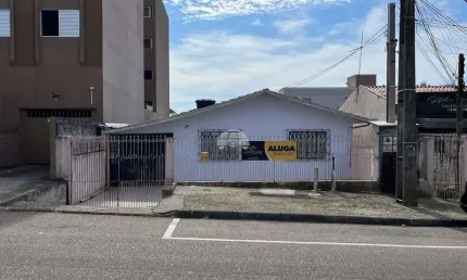 Casa com 2 quartos para alugar na Rua Mário Gomes Cézar, 518, Pinheirinho, Curitiba, 85 m2 por R$ 1.950