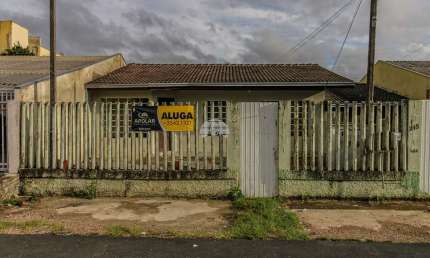 Casa com 3 quartos para alugar na Rua Telêmaco Augusto Eneas Morocines Borba, 218, Roseira, São José dos Pinhais, 60 m2 por R$ 1.300