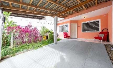 Casa com 2 quartos à venda na Rua Reginaldo Rosa, 494, Vila Glória, Campo Largo, 47 m2 por R$ 250.000