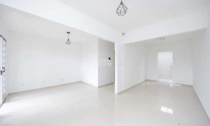 Casa com 1 quarto à venda na Rua Minas Gerais, 288, Vila Itaqui, Campo Largo, 140 m2 por R$ 330.000